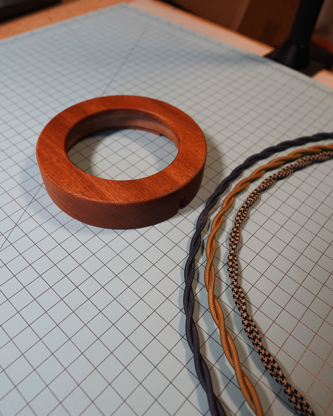 Small Circle Frame - Light Box