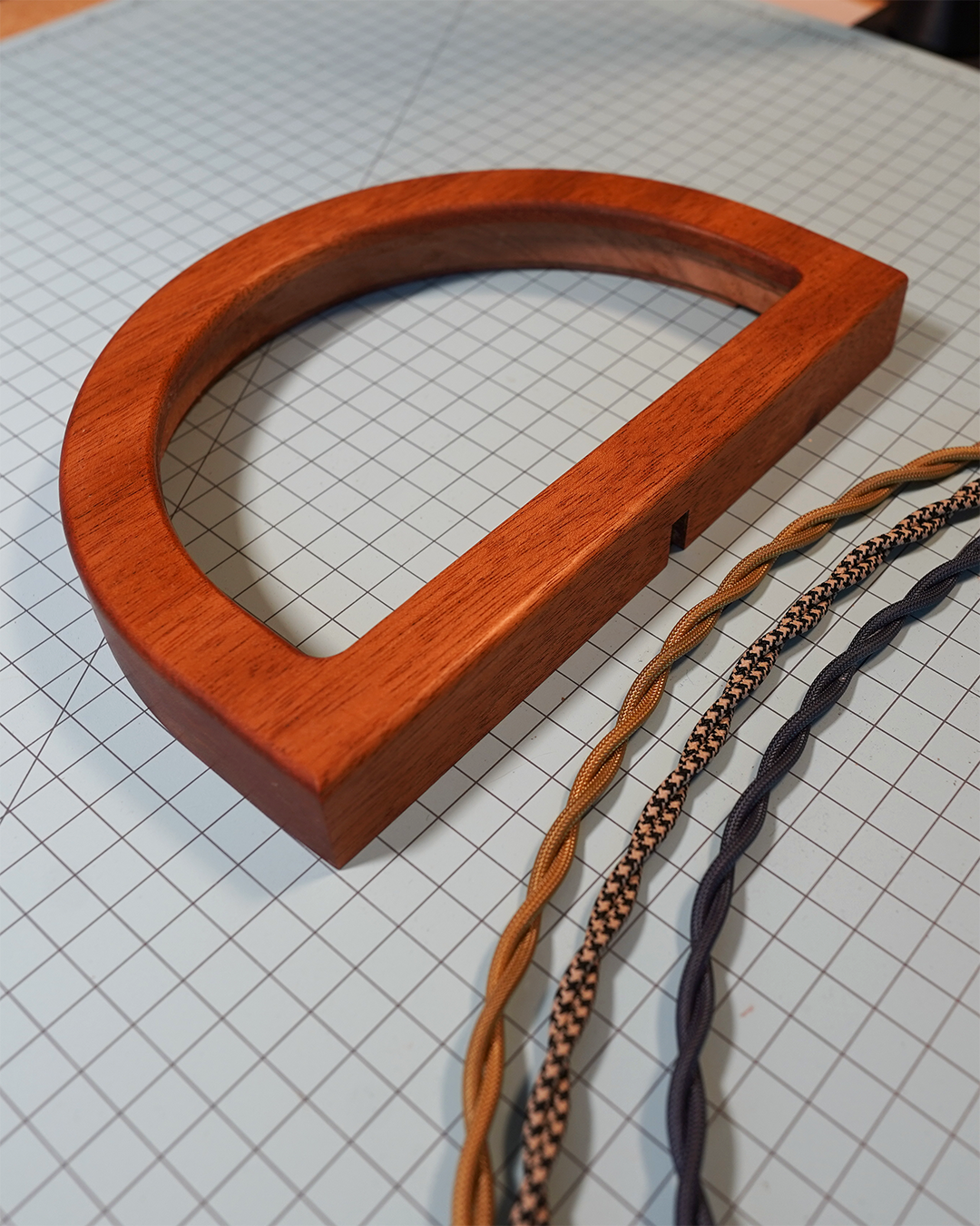 "D" Frame - Light Box